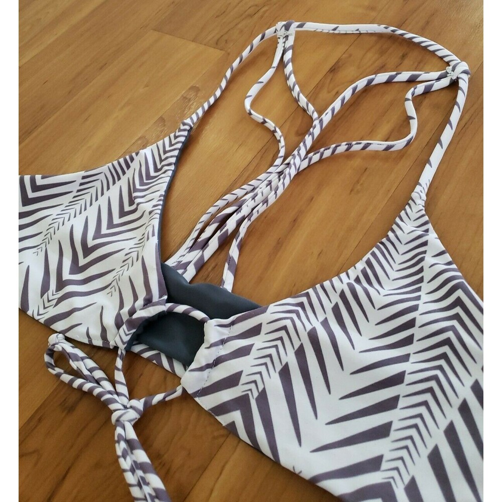 Women's White Gray Stripe Keyhole Tie-Front Size L Strappy Back Bikini Top - Picture 2 of 3